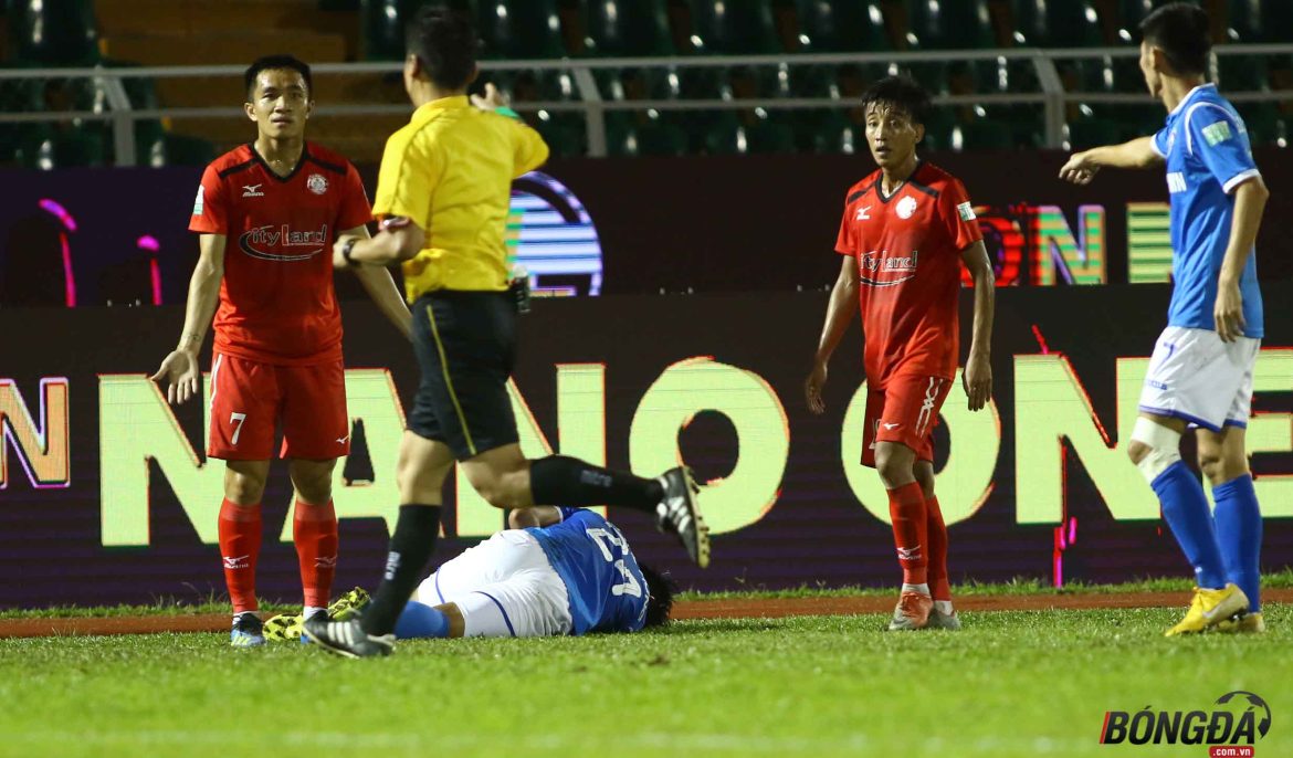 Treo giò 20 trận, phạt 85 triệu đồng, “máy chém” Ngọc Đức đi vào lịch sử bóng đá Việt Nam