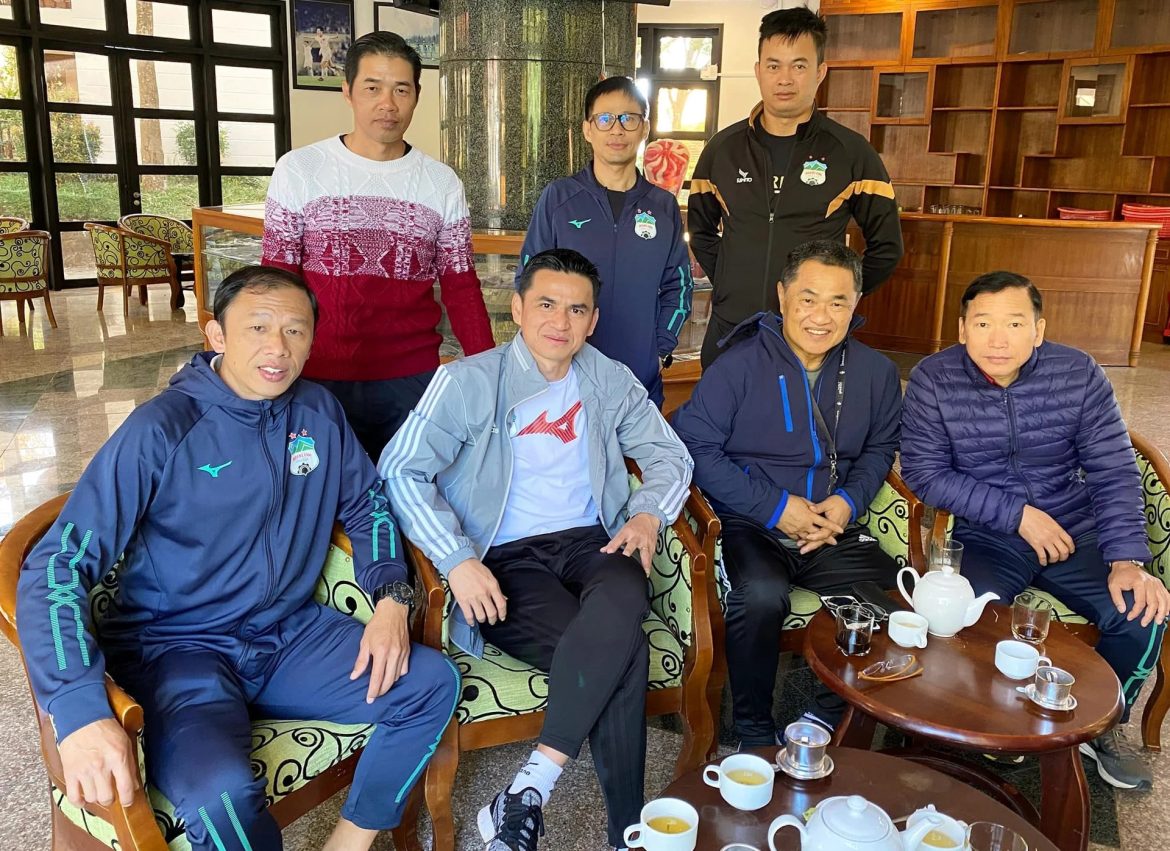 Trợ lý của HLV Kiatisuk hồi phục sau khi mắc Covid-19