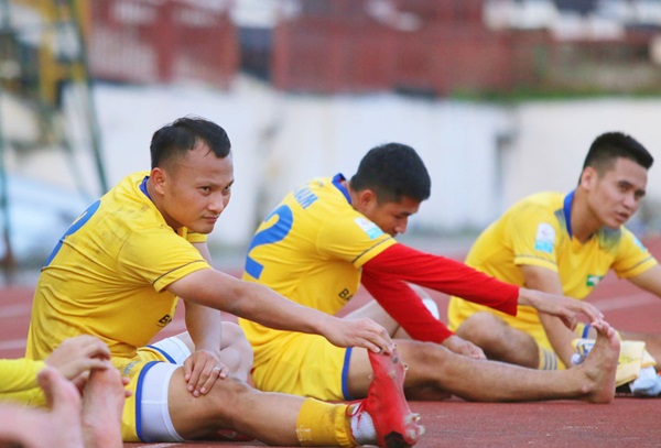 Trọng Hoàng chia tay SLNA: Nạn nhân của bóng đá tình cảm