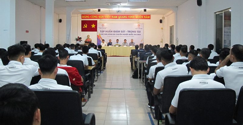 Trọng tài Việt Nam thi sát hạch trước V-League 2023