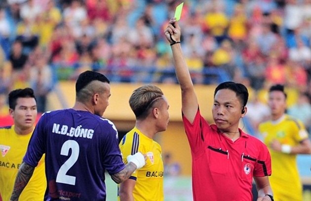 Trọng tài xuất sắc V.League: Mèo nhỏ lại bắt được chuột