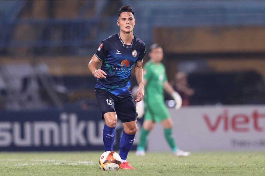 Trung vệ Việt Kiều gia nhập CLB TP Hồ Chí Minh