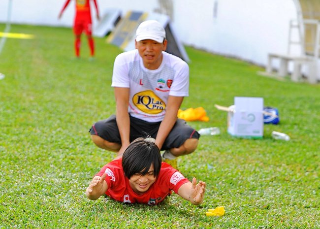 Trước ngày lên tuyển, Công Phượng, Văn Toàn đón tin cực vui