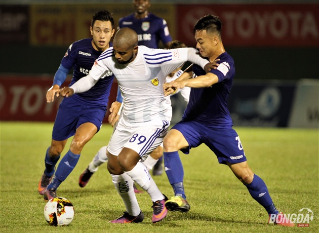 Trước vòng 11 V-League 2017: Cuộc đua trên đỉnh và dưới đáy