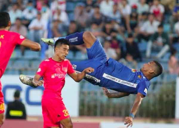 Truyền thông Tây Ban Nha tấm tắc khen ngợi bàn thắng của tiền đạo Quảng Nam