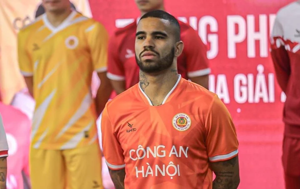 Từ chối SLNA, “sát thủ ngoại” cập bến HAGL?