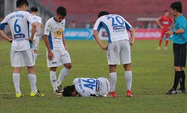 Tuấn Anh nhiều khả năng phải phẫu thuật gối