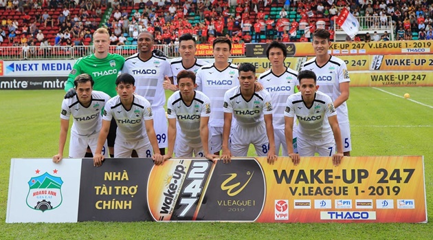 Tuấn Anh và tấm băng đội trưởng