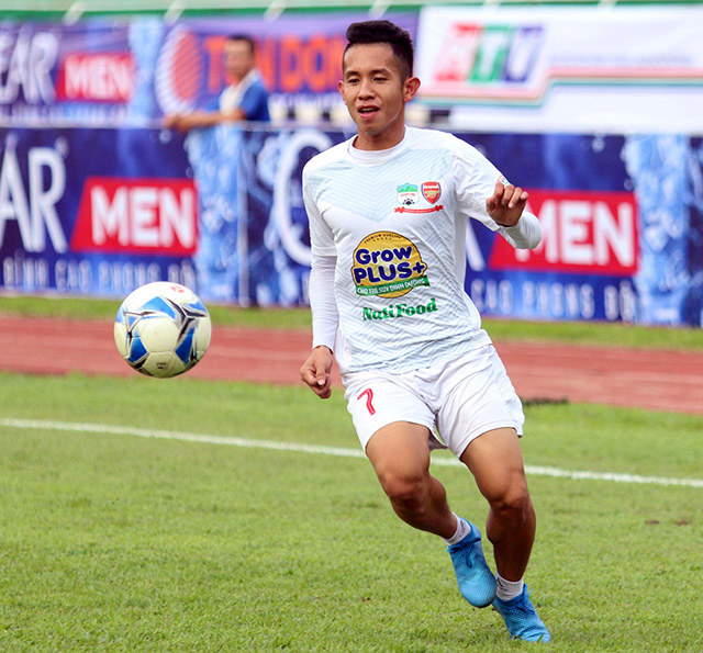 Tuyển thủ U23 Việt Nam cạnh tranh khốc liệt để có suất đá chính ở HAGL