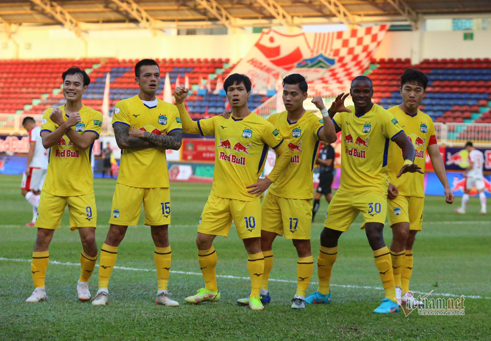 Tuyển Việt Nam: Lại lấn cấn với quân bầu Đức…