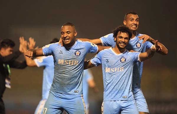 V-League 2021: Vòng 3 nguy cơ hoãn 3 trận, tạm ngưng từ vòng 4