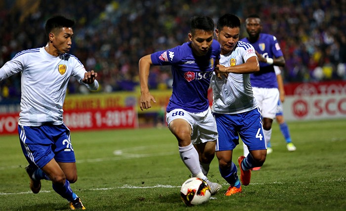 V-League “chát” lắm, HLV Miura có… nghĩ lại với Công Vinh?