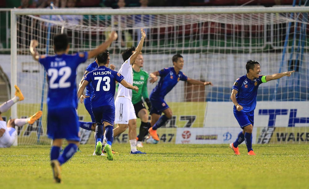 V-League lượt về: “Minh tranh, ám đấu”, nồng nặc mùi thuốc súng