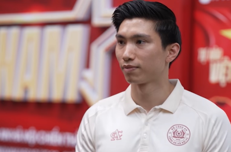 Văn Hậu báo tin vui: “Đã tháo nẹp, đang tập phục hồi để sớm trở lại”