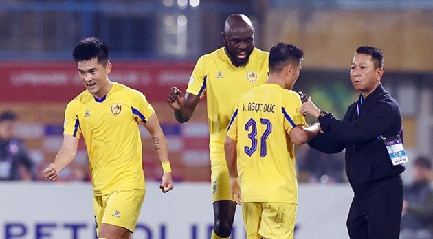 “Vấn nạn trọng tài cứ như thế này, bóng đá Việt Nam sẽ đi xuống”