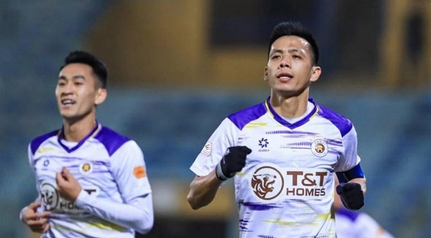 Văn Quyết đi vào lịch sử V-League tính về số tiền lót tay