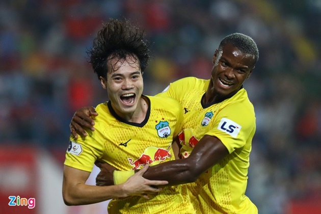 Văn Toàn cùng ngoại binh thăng hoa, HAGL đánh bại Hải Phòng ngay tại Lạch Tray