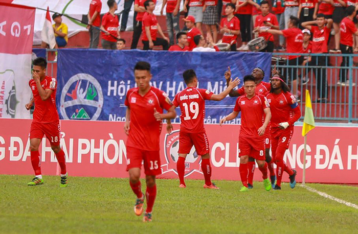 Văn Toàn sút hỏng pen, HAGL nhận trận thua thứ 3 liên tiếp