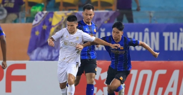VAR từ chối bàn thắng phút bù giờ, Hà Nội không thể khuất phục HAGL