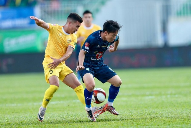 Vì sao hàng loạt cầu thủ từ chối HAGL?