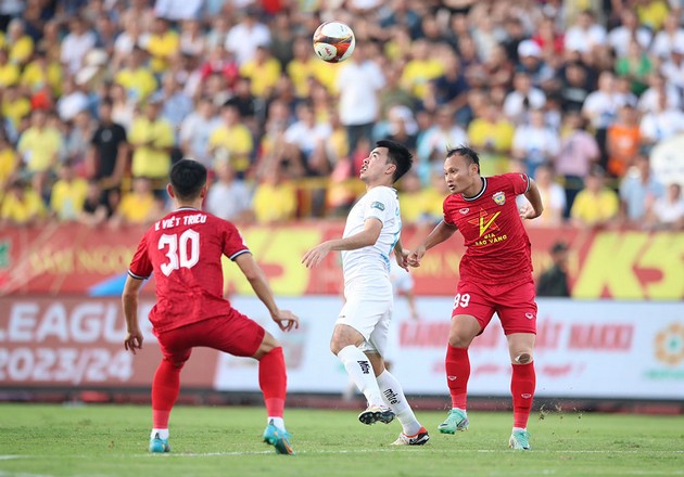 Vòng 1 V.League: Đẳng cấp ĐKVĐ; Rực lửa Lạch Tray