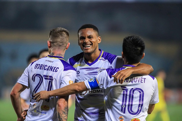 Vòng 17 V-League: Hà Nội vươn lên ngôi nhì bảng, Viettel giật lại 1 điểm bằng siêu phẩm