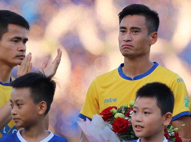 Vũ Minh Tuấn nói gì trong ngày đối đầu đội bóng quê hương?