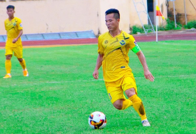 Vừa mất 19 cầu thủ, CLB Sài Gòn lại bị tố cố tình “đi đêm”