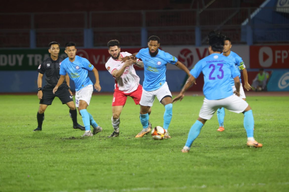 Vừa thắng CAHN, HLV thừa nhận bị mất ngủ