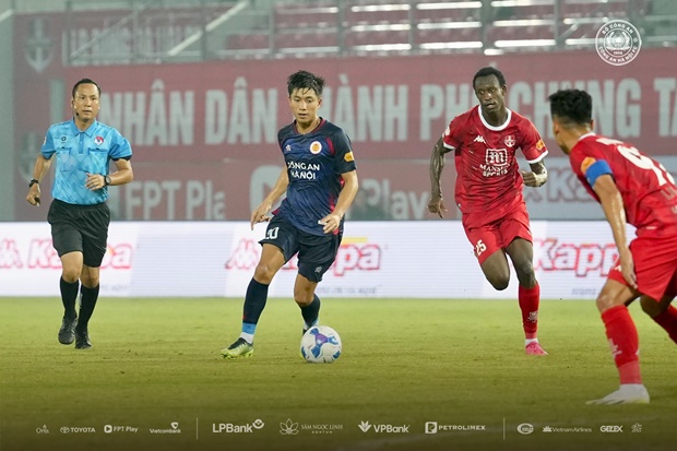 Vượt qua giông bão, Hải Phòng gây bất ngờ ở vòng 1 V-League