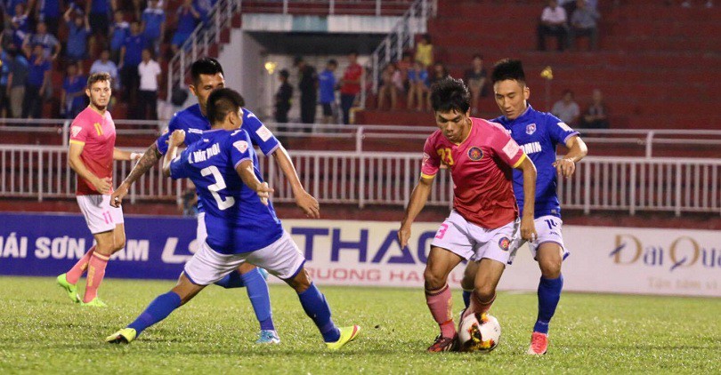 Xuân Tú, Hồng Quân lập siêu phẩm, Than Quảng Ninh vẫn bị chia điểm đáng tiếc trước Sài Gòn