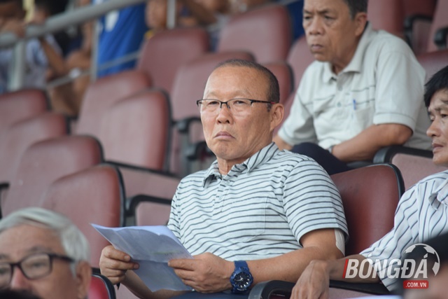Xuân Tú, Minh Tuấn ghi điểm trong ngày HLV Park Hang-seo bị “bao vây” ở Tam Kỳ